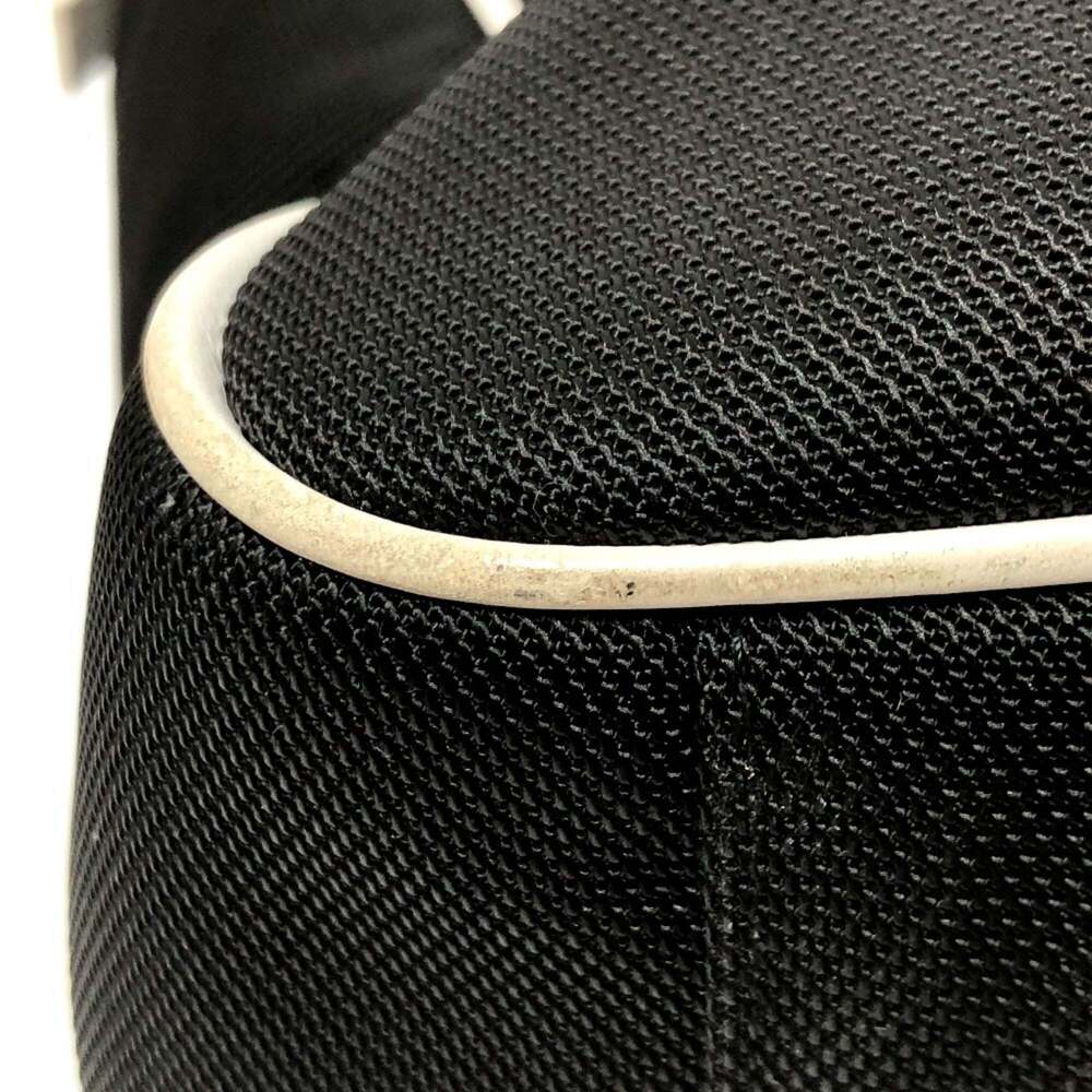 CHANEL Black Shoulder Bag - Picture 11 of 16